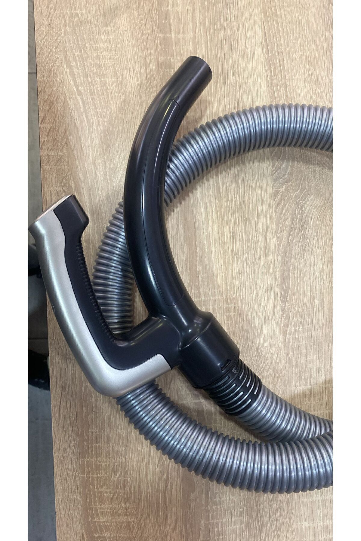 Vantuz Süpürge Hortumu Tutma Sapında Renk Değişkenlik Gösterebilir.